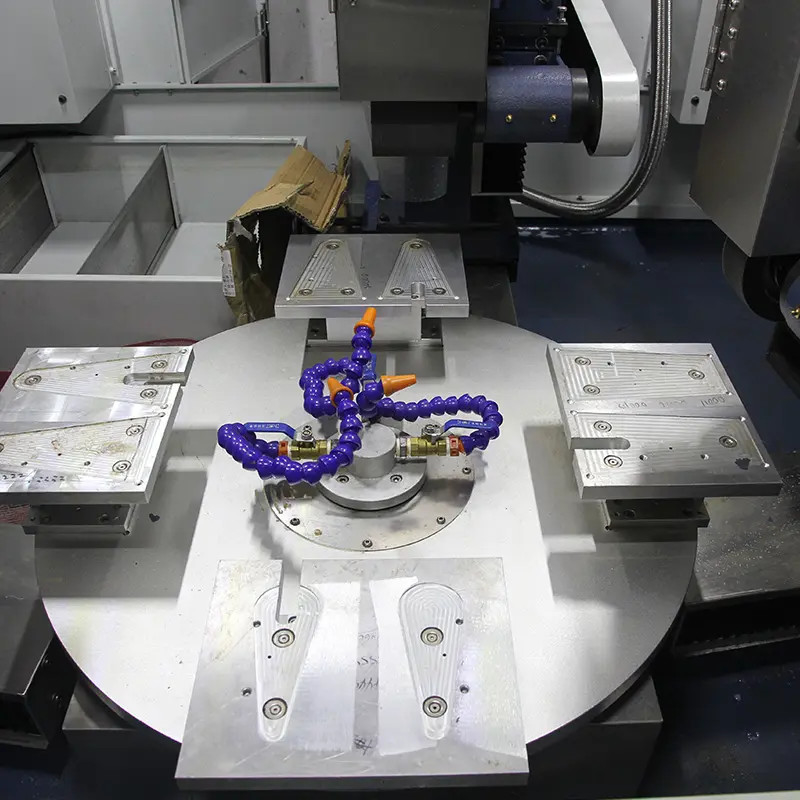 CNC เครื่องขัดหมุน Blade กระจก อัตโนมัติ พลาสเตอร์ มอร์ตาร์ จัดการ เครื่องเลืองสลัด