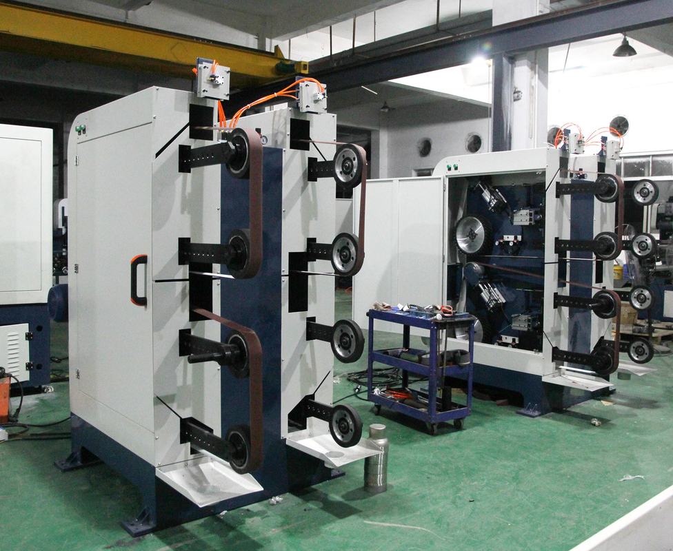 การทํางานอุตสาหกรรมที่มีประสิทธิภาพสูง Cnc หกแกน แขนหุ่นยนต์ อัตโนมัติ เครื่องเคลือบหุ่นยนต์